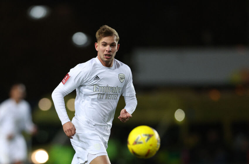Arsenal's English midfielder Emile Smith Rowe eyes the ball during the FA Cup third round football match between Oxford United and Arsenal at the Kassam Stadium in Oxford, west of London, on January 9, 2023. - RESTRICTED TO EDITORIAL USE. No use with unauthorized audio, video, data, fixture lists, club/league logos or 'live' services. Online in-match use limited to 120 images. An additional 40 images may be used in extra time. No video emulation. Social media in-match use limited to 120 images. An additional 40 images may be used in extra time. No use in betting publications, games or single club/league/player publications. (Photo by Adrian DENNIS / AFP) / RESTRICTED TO EDITORIAL USE. No use with unauthorized audio, video, data, fixture lists, club/league logos or 'live' services. Online in-match use limited to 120 images. An additional 40 images may be used in extra time. No video emulation. Social media in-match use limited to 120 images. An additional 40 images may be used in extra time. No use in betting publications, games or single club/league/player publications. / RESTRICTED TO EDITORIAL USE. No use with unauthorized audio, video, data, fixture lists, club/league logos or 'live' services. Online in-match use limited to 120 images. An additional 40 images may be used in extra time. No video emulation. Social media in-match use limited to 120 images. An additional 40 images may be used in extra time. No use in betting publications, games or single club/league/player publications. (Photo by ADRIAN DENNIS/AFP via Getty Images)