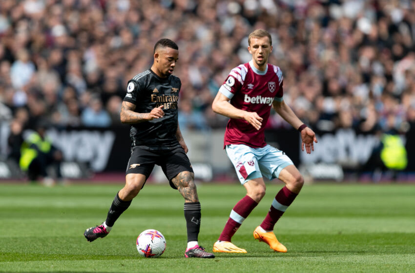 LONDON, ENGLAND - APRIL 16: Gabriel Jesus of Arsenal in action during the Premier League match between West Ham United and Arsenal FC at London Stadium on April 16, 2023 in London, United Kingdom. (Photo by Gaspafotos/MB Media/Getty Images)