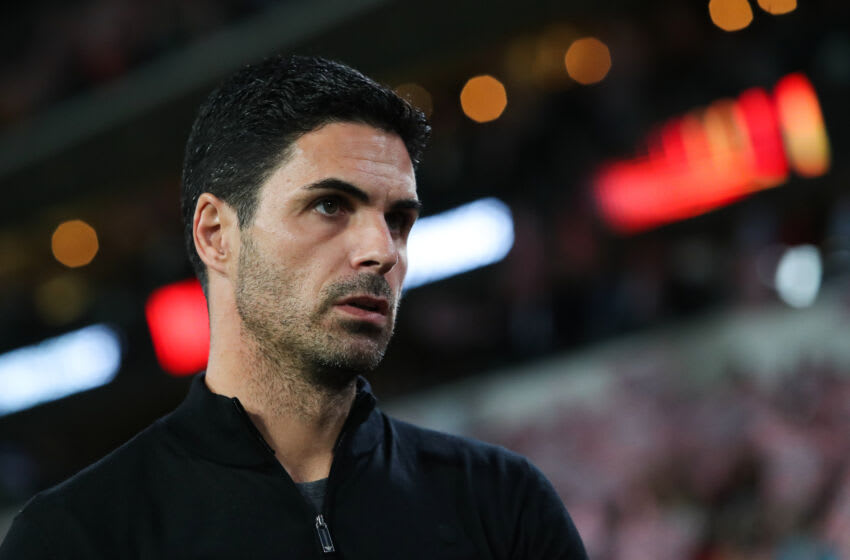 EINDHOVEN, NETHERLANDS - OCTOBER 27: Mikel Arteta, manager of Arsenal, looks on during the UEFA Europa League group A match between PSV Eindhoven and Arsenal FC at Phillips Stadium on October 27, 2022 in Eindhoven, Netherlands. (Photo by James Gill - Danehouse/Getty Images)