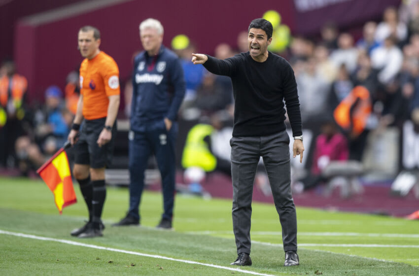LONDON, ENGLAND - APRIL 16: Mikel Arteta, Manager of Arsenal reacts during the Premier League match between West Ham United and Arsenal FC at London Stadium on April 16, 2023 in London, England. (Photo by Justin Setterfield/Getty Images)