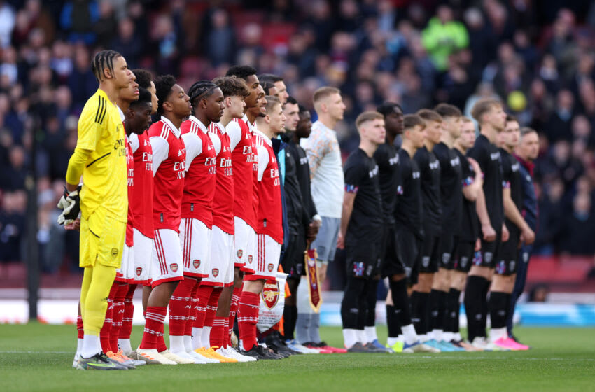 LONDON, ENGLAND - APRIL 25: Players of both side's line up prior to the FA Youth Cup Final match between Arsenal U18 and West Ham United U18 at Emirates Stadium on April 25, 2023 in London, England. (Photo by Richard Heathcote/Getty Images)