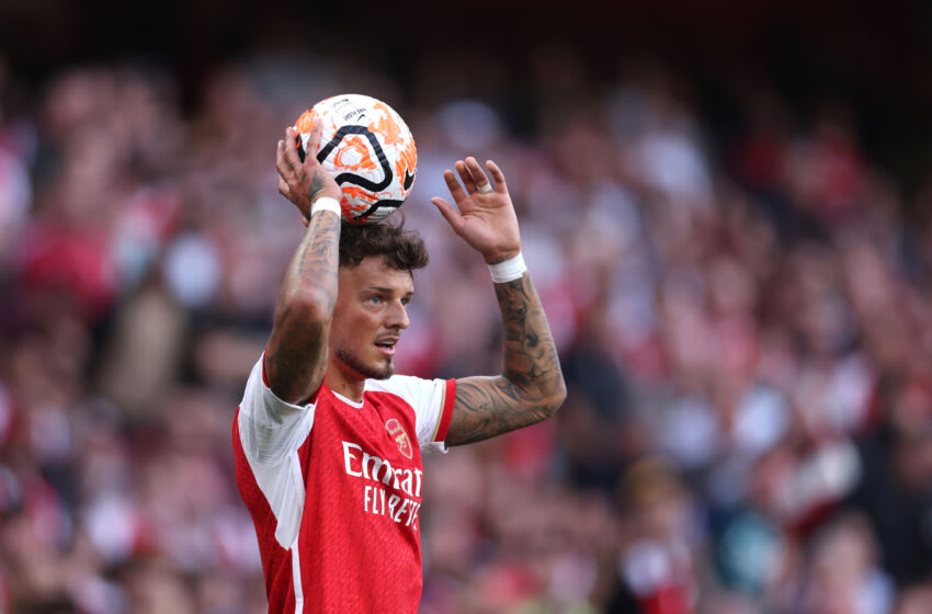 LONDON, ENGLAND - OCTOBER 08: Ben White of Arsenal during the Premier League match between Arsenal FC and Manchester City at Emirates Stadium on October 08, 2023 in London, England. (Photo by Alex Pantling/Getty Images)