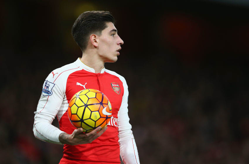 LONDON, ENGLAND - DECEMBER 05: Hector Bellerin of Arsenal in action during the Barclays Premier League match between Arsenal and Sunderland at Emirates Stadium on December 5, 2015 in London, England. (Photo by Paul Gilham/Getty Images)